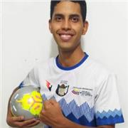 Estudiante de Profesional en Deporte imparte entrenamiento personalizado en fútbol y acondicionamiento físico